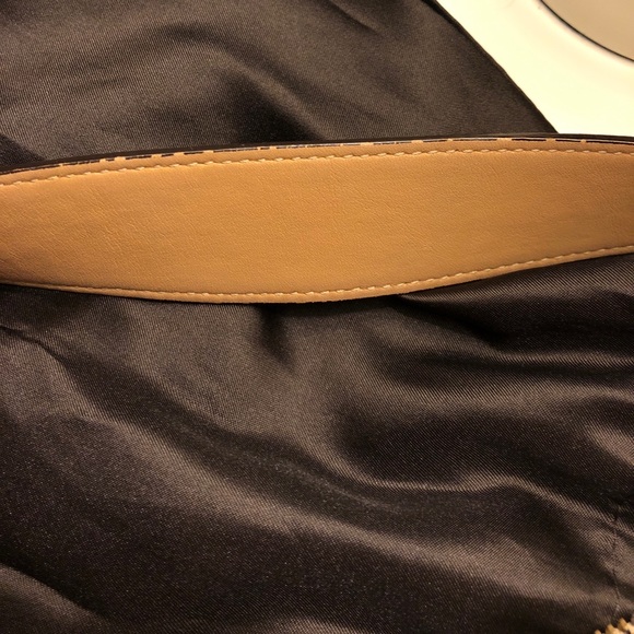 Classic soho leather tan bag w/ lavender inside - Picture 6 of 8